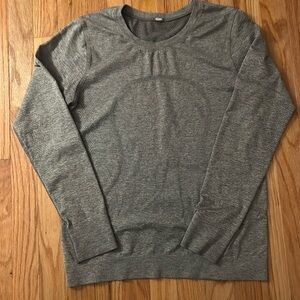 Lululemon long sleeve Swiftly tech size 6.